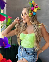 Body verde neón de tiras para mujer, perfecto para un look vibrante y moderno, ideal para cualquier ocasión especial.