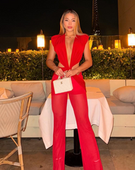 Mujer luciendo enterizo rojo cut out Lairen para fiesta o evento nocturno – KIKE RODRÍGUEZ