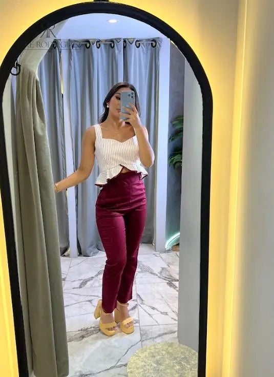 Blusa de tirantes con volantes blancos a rayas para mujer, elegante y casual, perfecta para cualquier ocasión, de KIKE RODRIGUEZ.