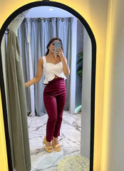Blusa de tirantes con volantes blancos a rayas para mujer, elegante y casual, perfecta para cualquier ocasión, de KIKE RODRIGUEZ.