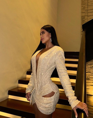 Vestido mini dorado para mujer con diseño brillante y silueta ceñida, outfit de fiesta – KIKE RODRIGUEZ.