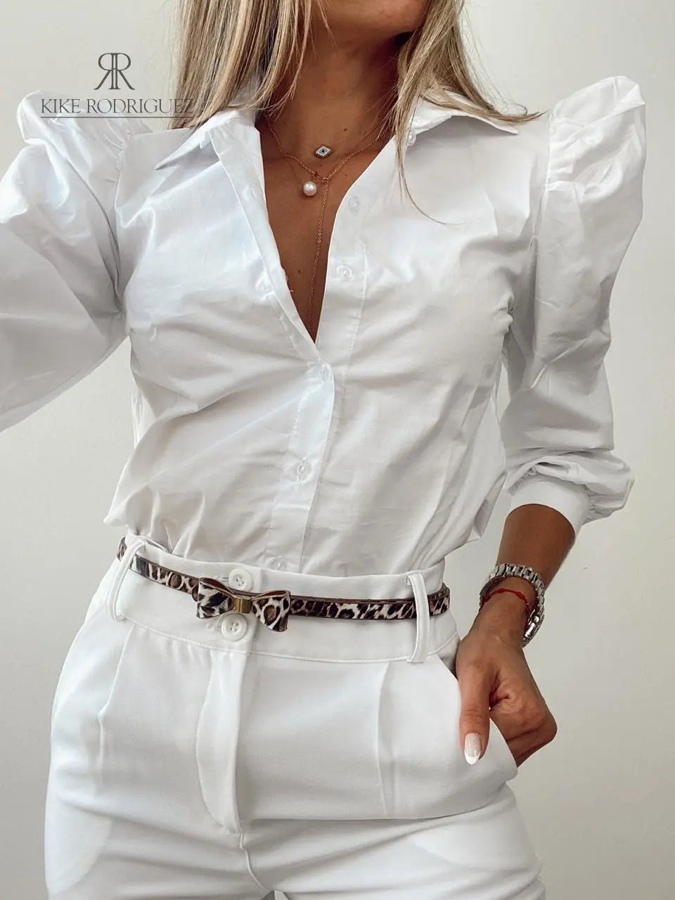 Blusa Blanca con Mangas Abullonadas KIKE RODRIGUEZ
